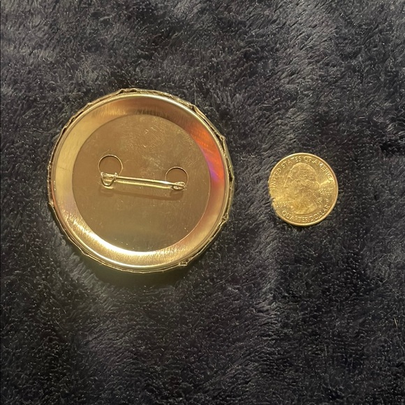 Skeleton Fish Eye Button Pin - Picture 2 of 2